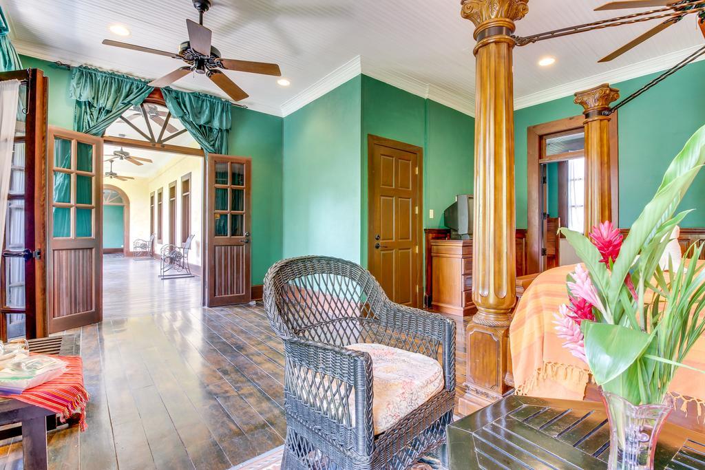 Colonial Suite @ Mahogany Hall San Ignacio Buitenkant foto