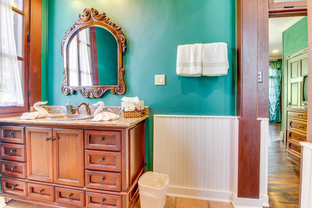 Colonial Suite @ Mahogany Hall San Ignacio Buitenkant foto