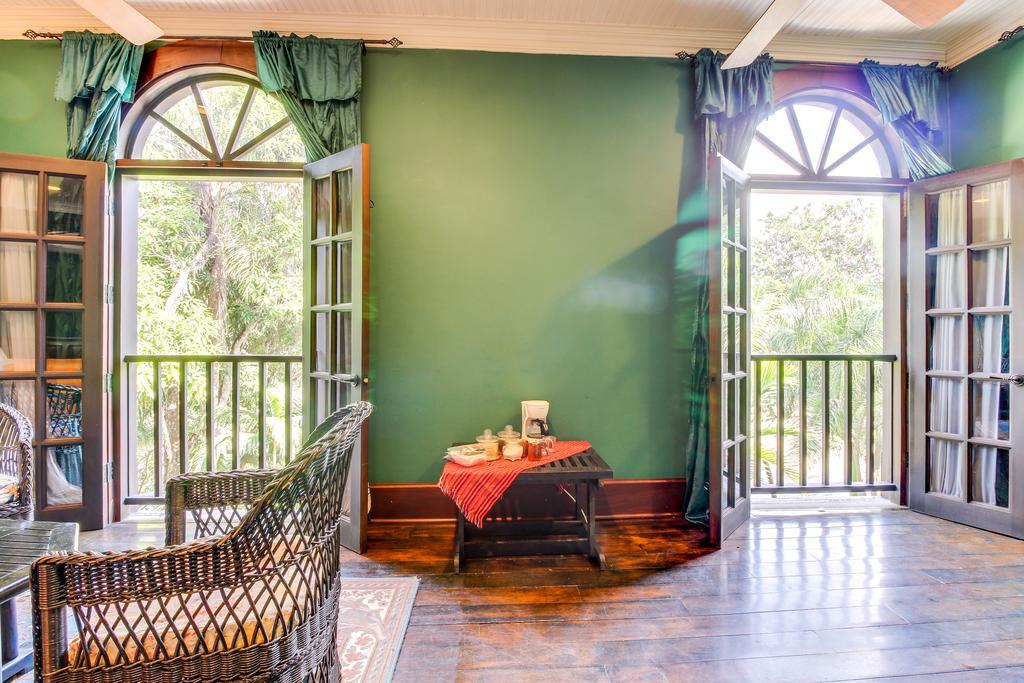 Colonial Suite @ Mahogany Hall San Ignacio Buitenkant foto