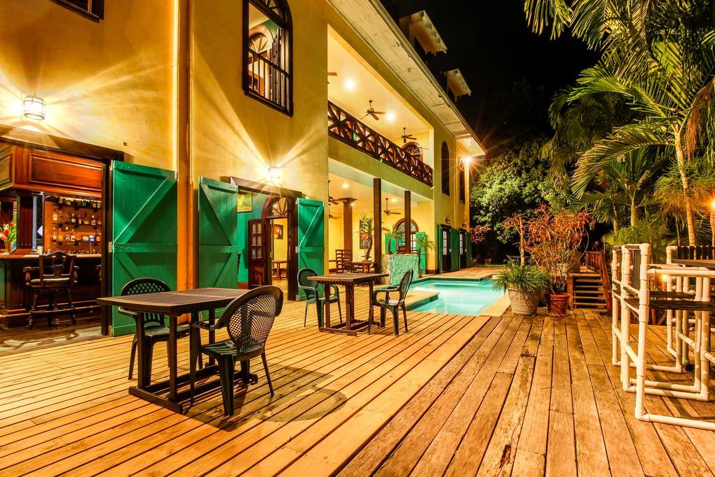 Colonial Suite @ Mahogany Hall San Ignacio Buitenkant foto